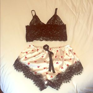 Sexy 2-piece black lace& heart pajama set!✨❤️ NWOT